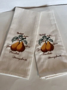 Set di due strofinacci da cucina vintage ricamati Cottage Core arredamento casale - Foto 1 di 5