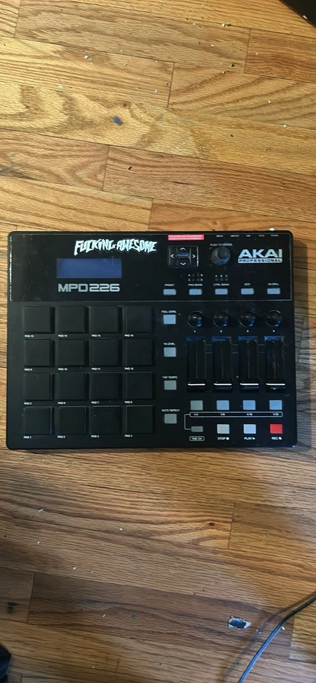 Akai Professional MPD226 Midi Pad Controller with 16 MPC Pads - Image 1 of 1