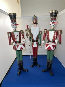 3er Set Vintage skurrile rustikale Metall Weihnachtsfiguren Weihnachtsmann & Trommler 14 Zoll - Bild 1 von 24