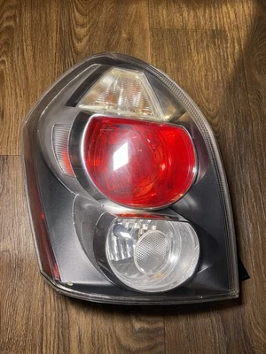 2009-2010 Pontiac Vibe Driver (LH) Tail Light Quarter Panel Mounted - Image 1 of 4