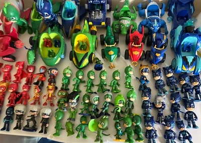 PJ Masks riesiges Konvolut 54 Figuren 15 Fahrzeuge Gekko Catboy Night Ninja Romeo selten - Bild 1 von 4