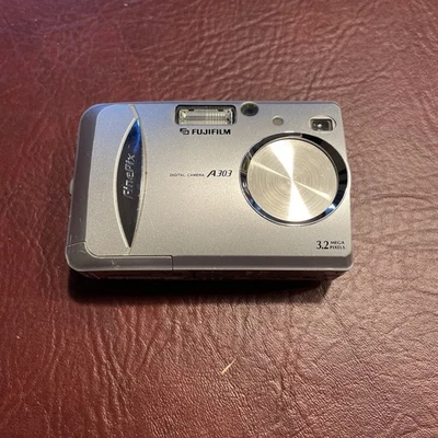 Fujifilm FinePix A303 3.2MP Compact Digital Camera - Image 1 of 4