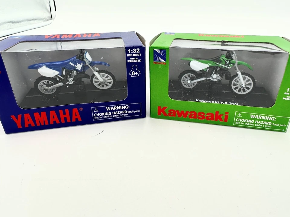 New-Ray Kawasaki KX 450F Green 1/12 Diecast Motorcycle Model 58103