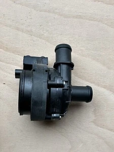 Electric Water Pump fits SKODA OCTAVIA Genuine part - Picture 1 of 6