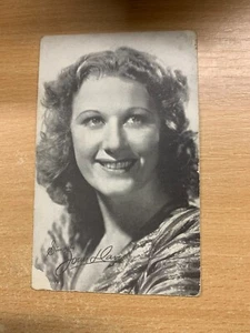 VINTAGE JOAN DAVIS VORGEDRUCKTES AUTOGRAMM ENGLISCHE SCHAUSPIELERIN FOTOGRAFIE (LL) - Bild 1 von 2
