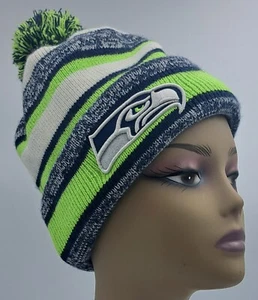 Cappello invernale Seattle Seahawks Beanie pom NFL New Era blu/verde polsini - Foto 1 di 6