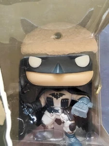 Funko Pop! Batman Red Son 312 - 80 Years con Funko Pop Protector - Photo 1 sur 14