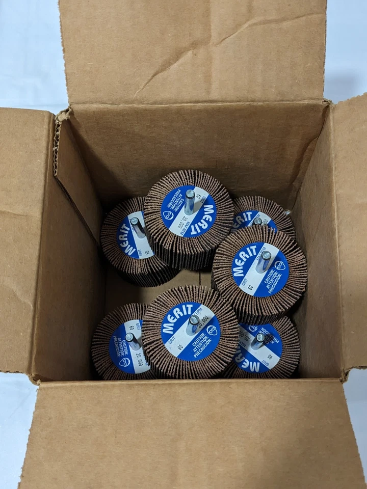 Rueda con solapa montada MERIT ABRASIVE 2-1/2" diámetro 1-1/2" ancho de cara cantidad 7 08834137420 Foto 1 de 4