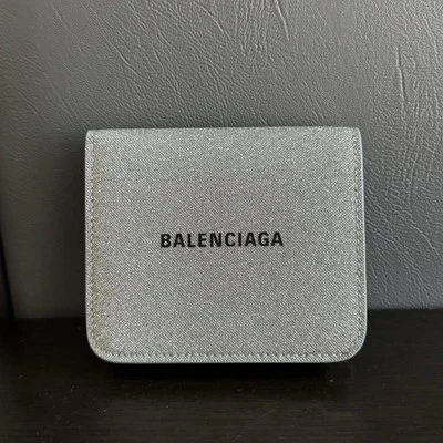 Balenciaga 银色闪光钱包全新 + 标签 — 第 1/4 张图片