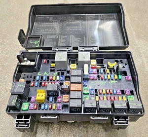 Dodge Durango 2022 caja de fusibles caja de fusibles módulo de relé 68500274aa KH4LR - Imagen 1 de 7