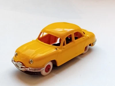 Norev Panhard Dyna Z 1/43 Jaune vif. Pas d'antenne . État Correct.  Plastique.  - Photo 1/3