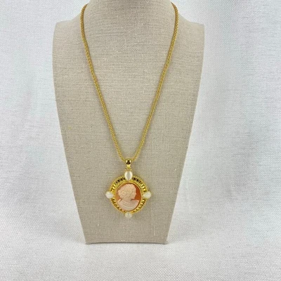 Collar Colgante Camafeo Tallado Camafeo Amedeo Tono Dorado Joyas  Foto 1 de 4