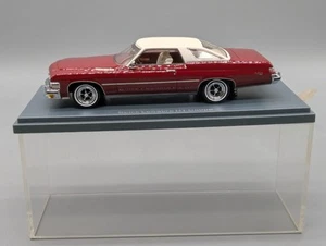 Maquetas de coches 1:43 Neo Scale Models Buick LeSabre HT Coupe en vitrina - Imagen 1 de 12