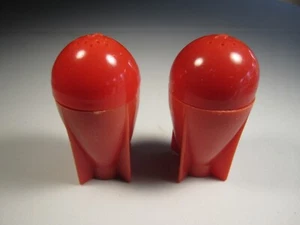 VTG MCM RED ROCKET Plastic Salt & Pepper Shakers Set - Picture 1 of 5