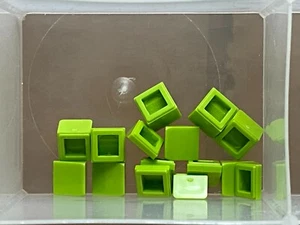Piezas LEGO - Pendiente Verde Lima 30 1 x 1 x 2/3 - Nº 54200 - CANTIDAD 15 - Imagen 1 de 1
