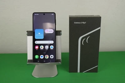 Samsung Galaxy Z Flip 7 256GB AT&T - Buen Estado, Totalmente Funcional Foto 1 de 4