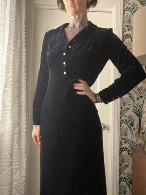 Vtg 90s Does 40s Laura Ashley Navy Velvet Dress Dark Academia Hollywood M 8 - Image 1 of 4