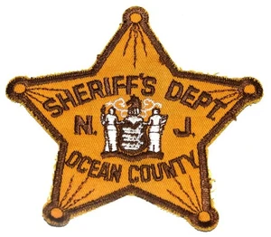 OCEAN COUNTY - DIPARTIMENTO SCERIFFI - NUOVA MAGLIA NJ Police Patch FORMA STELLA VINTAGE OLD - Foto 1 di 2