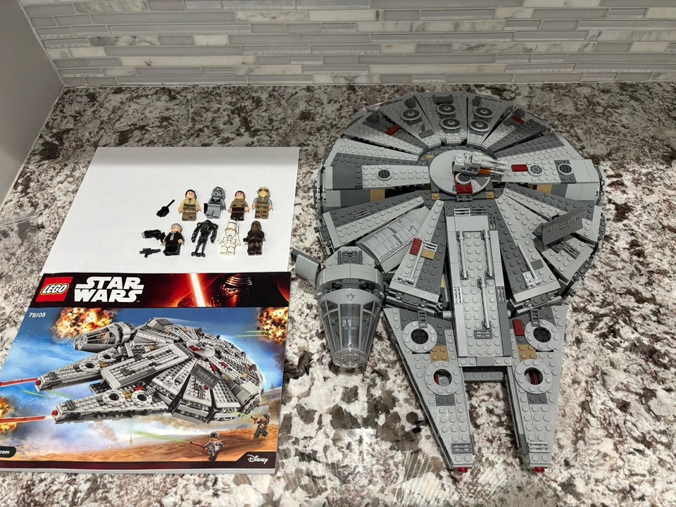 Lego Millenium Falcon 75105 con libro - lectura incompleta Foto 1 de 4