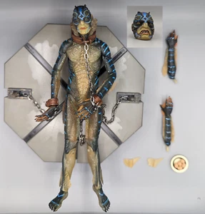 Shape of Water AMPHIBIAN MAN Figure NECA 2019 Complete with Accessories/Stand - Picture 1 of 4