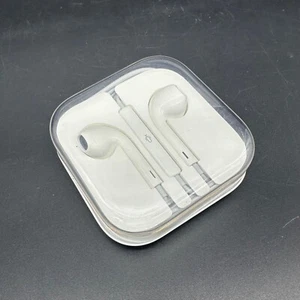 Apple Wired EarPods With 3.5mm Headphone Plug Storage Case OEM New White - Picture 1 of 6