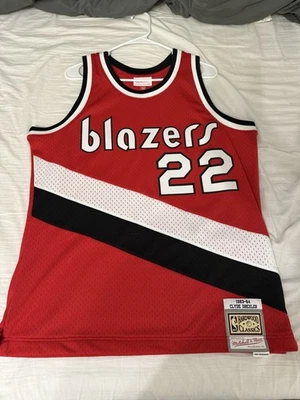 clyde drexler mitchell and ness jersey Size Large - Image 1 of 4