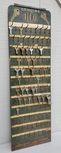VINTAGE ILCO METALL SCHLÜSSEL ANZEIGESCHILD BESCHLAG SCHRANK SET UNGESCHNITTENE SCHLÜSSEL FORD - Bild 1 von 12