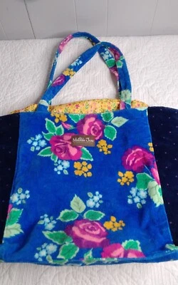 Bolso de Mano Matilda Jane Sweet Sunshine 15"x15" Alfombra Algodón Azul Floral 27321A Foto 1 de 4