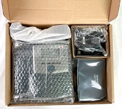 NEW Cisco SPA303 3 Line IP Phone With Power Adapter SPA303-G1 - Image 1 of 4