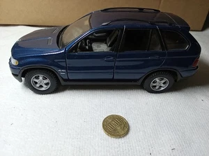 J952 Maisto 1:24 BMW X5 Pkw Made in Thailand SUV - Picture 1 of 22