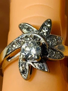 Anillo Diamante Forma Flor 15 Diamantes Oro Blanco 14k Talla 6.75 - Imagen 1 de 17