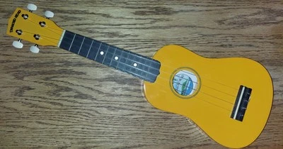 Diamond Head Yellow Gold Soprano Ukulele w/Bag - Image 1 of 3