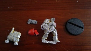 Warhammer 40K Space Marines Apothecary Metal OOP (^^23 - Picture 1 of 1