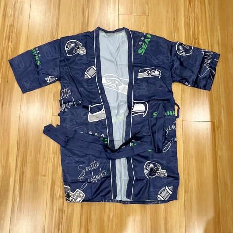 NFL Team Seattle Seahawks Bathrobe Large Relaxed Comfortable Silk Touch Robe Cover