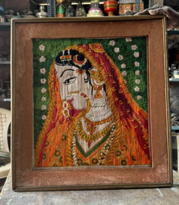 Antiguo Decorativo Antiguo Hecho a Mano Dama Cara Hilo Bordado Trabajo Marco de Madera Foto 1 de 4