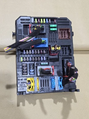 Expert Dispatch Vivaro Proace BCD Module Fuse Box 2.0 Blue HDI Mk3 2016-2024  - Image 1 of 4