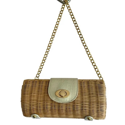 Bolso clutch de mimbre bronceado natural tono dorado detalles y cadena forro de tela cachemira Foto 1 de 4