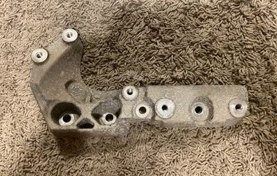 Soporte de soporte inferior para compresor de aire acondicionado híbrido Ford Fusion 2013-2020 Foto 1 de 2