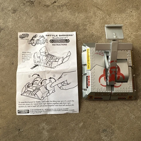 JAKKS PACIFIC ROAD CHAMPS BATTLE BOTS BASHERS BIOHAZARD FIGURE TOY Cover