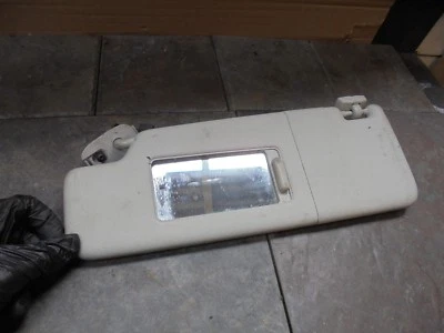 PARASOL IZQUIERDO VW VOLKSWAGEN EOS 2008 LADO CERCANO CON ESPEJO RETROVISOR Y CLIP Foto 1 de 4