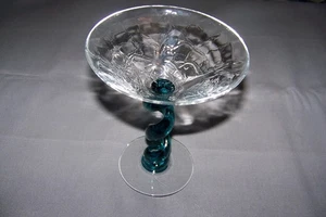 One, Union Street, Green And Clear, Hand-Blown Glass, With A Tall Stem - Picture 1 of 12