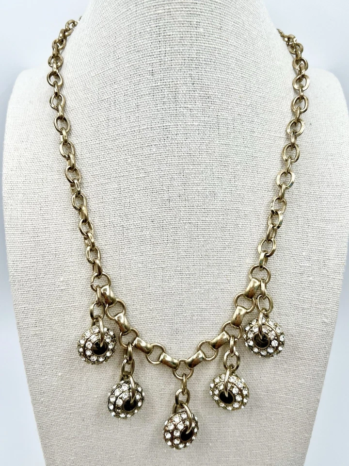 "Collar con dije de diamantes de imitación pavé de Ann Taylor cadena tono dorado Rolo 18""" Foto 1 de 4