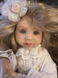 R. Or B. Burke? Doll 1995, 1 Of 1. Signed  Looks Like An Angel. 9”Broken Fingers - Picture 1 of 19