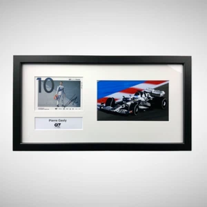 Pierre Gasly signierte Fahrerkarte gerahmt & Foto von Pierre in F1 AlphaTauri - Bild 1 von 5