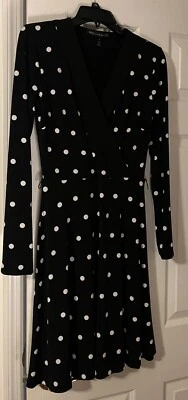 VESTIDO BOLINHAS WHITE HOUSE BACK MARKET TAMANHO 0 - Imagem 1 de 4