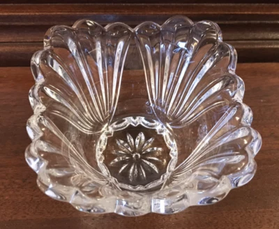 ONEIDA CRYSTAL VTG 90’s JUILLIARD DEMI BOWL & GUEST SOAP BOXED SET  - Image 1 of 4