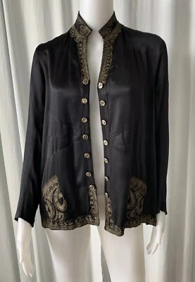 Chaqueta étnica vintage de satén bordada negra y dorada Foto 1 de 4