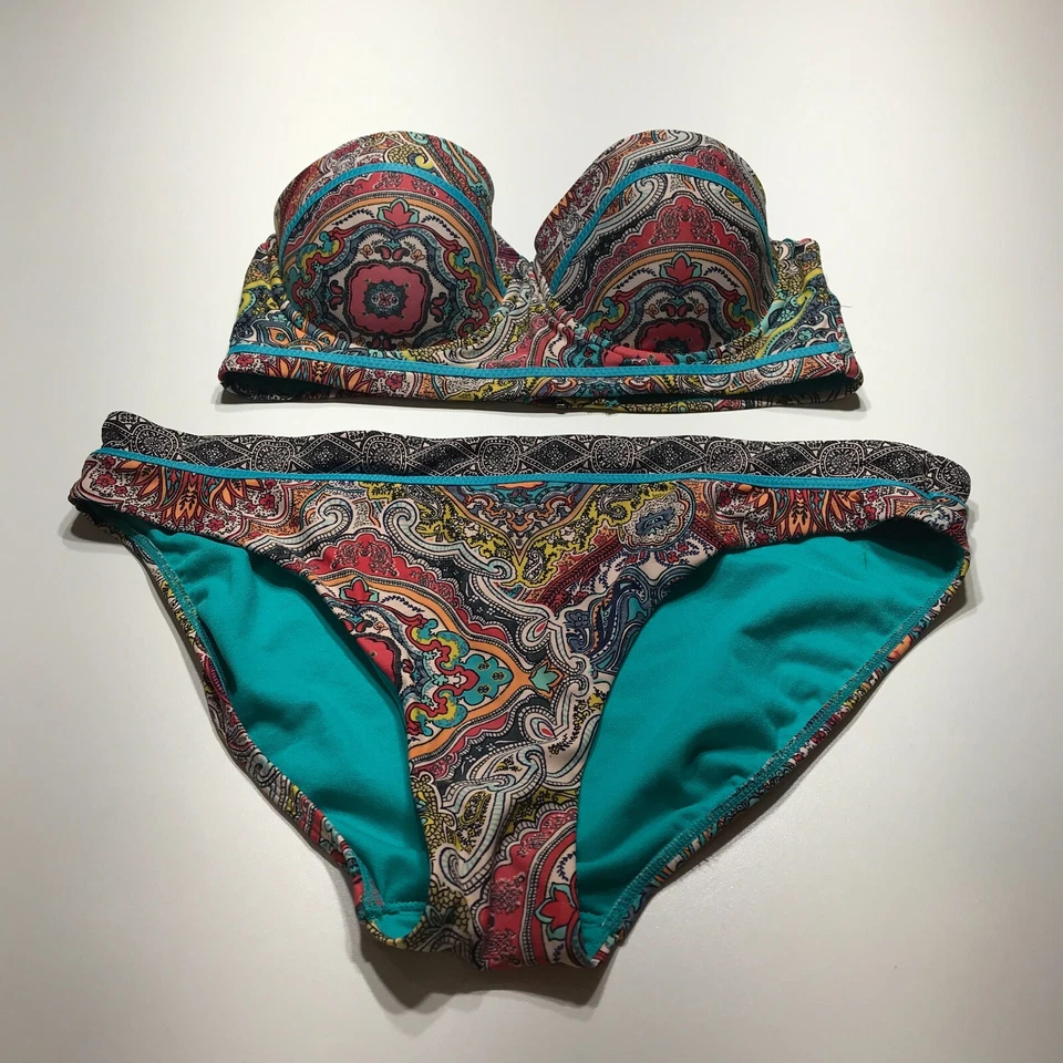 Conjunto de bikini Knox Rose para mujer talla mediana/grande estampado cachemir sin correas parte superior e inferior Foto 1 de 4