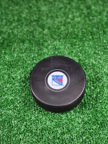 New York Rangers Team Logo Official NHL Hockey Game Puck - great for autos Cover