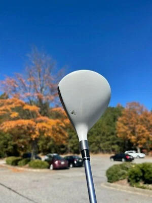 Taco de golfe HONMA BEZEAL535 madeira Fairway BEZEAL 43 L 7 MADEIRA 22 GRAUS - Imagem 1 de 4